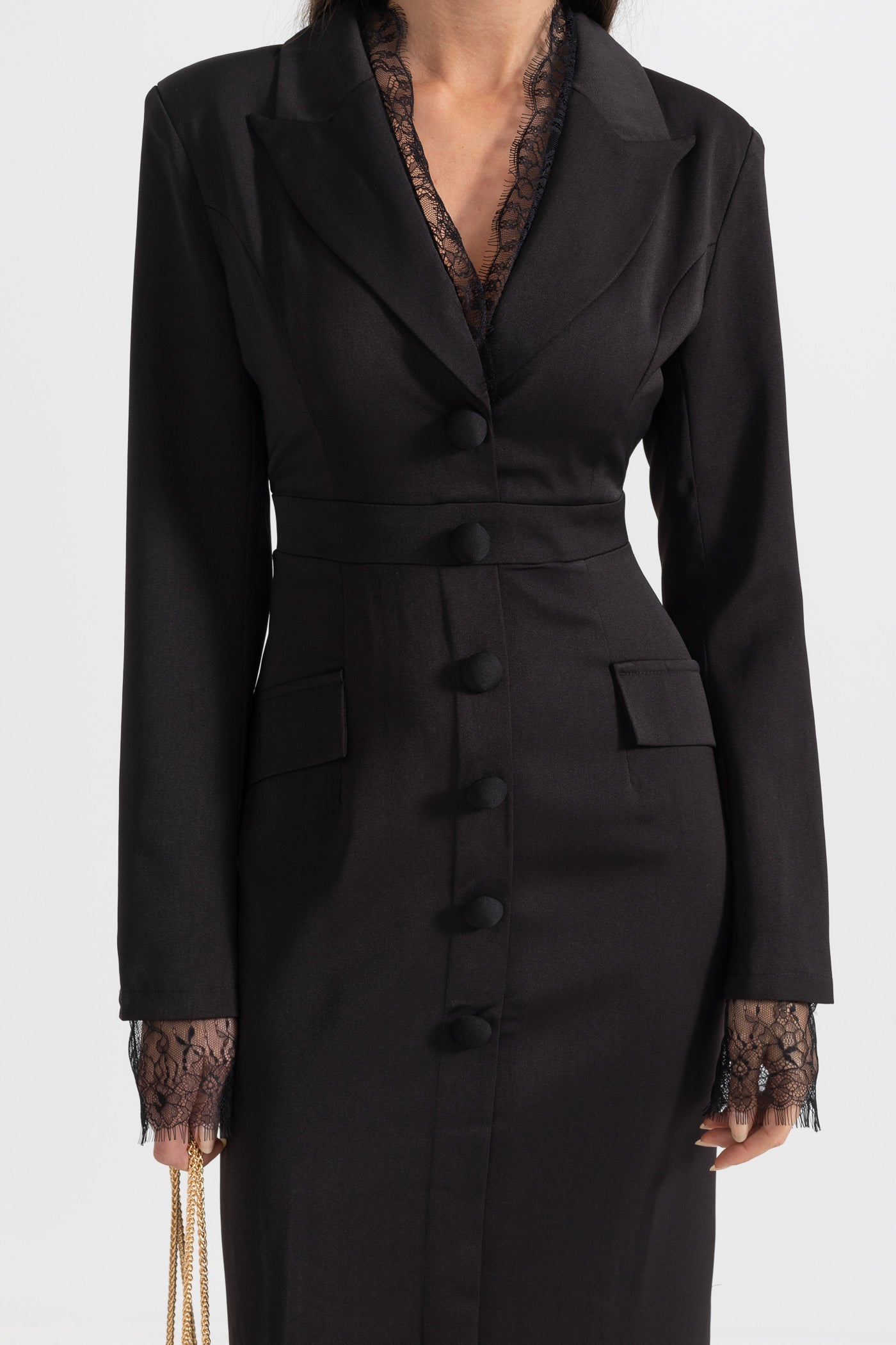 Vestido Elegante com Botões e Detalhes em Renda - Preto