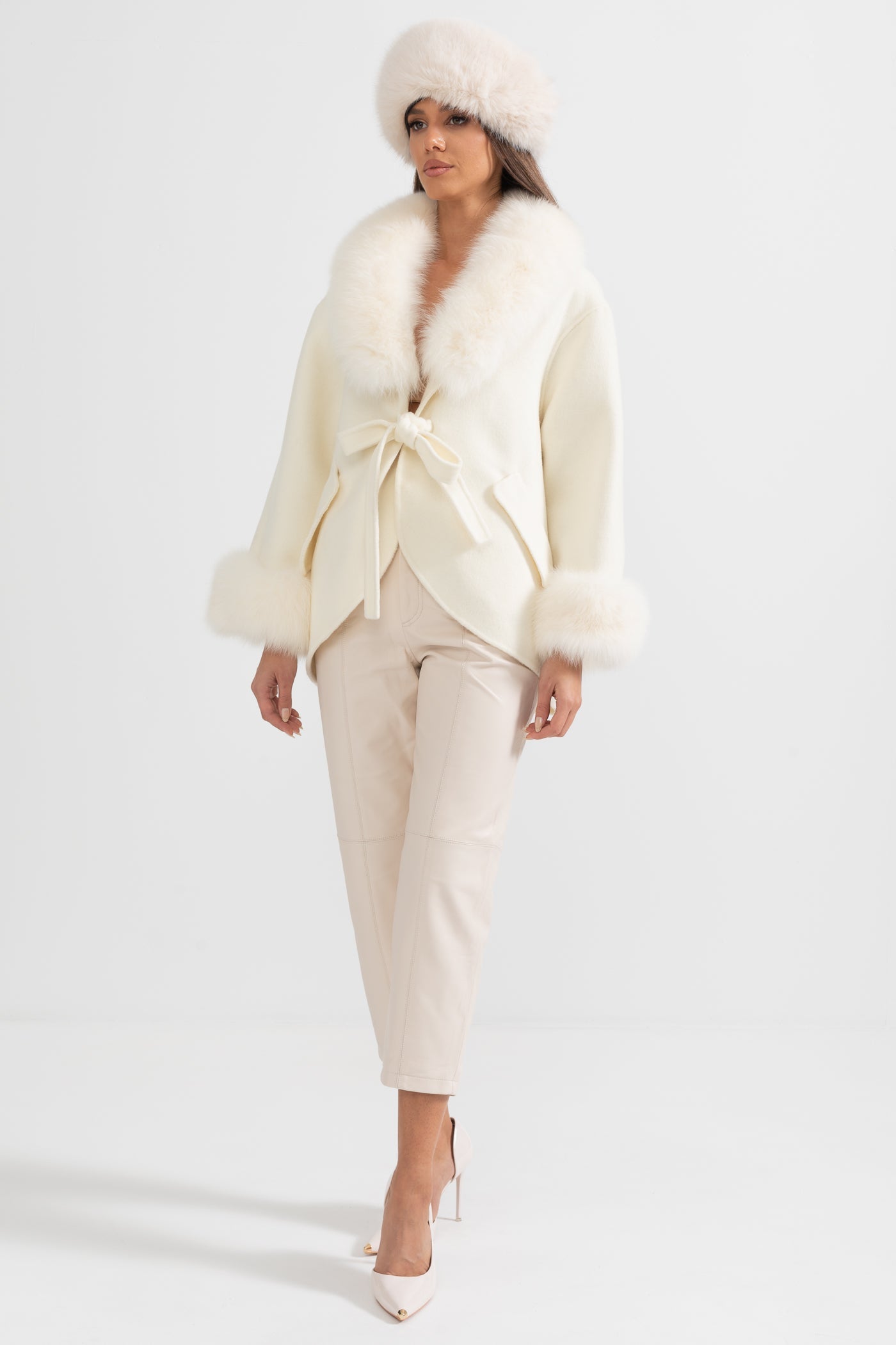 Casaco de Cashmere com Gola de Pelo de Raposa Oversized - Branco Sujo