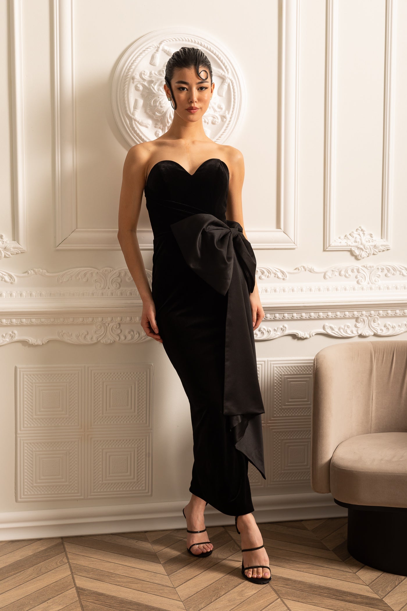 Vestido Elegante Sem Alças Com Laço de Cetim Drapeado - Preto