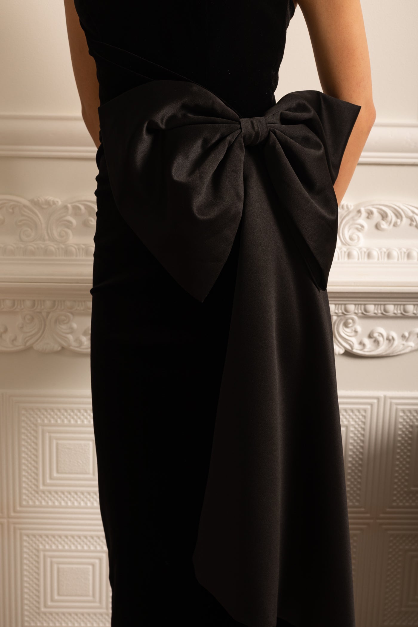 Vestido Elegante Sem Alças Com Laço de Cetim Drapeado - Preto