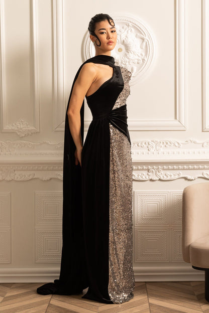 Vestido Glamouroso com Lantejoulas e Acentos de Veludo Preto - Prata