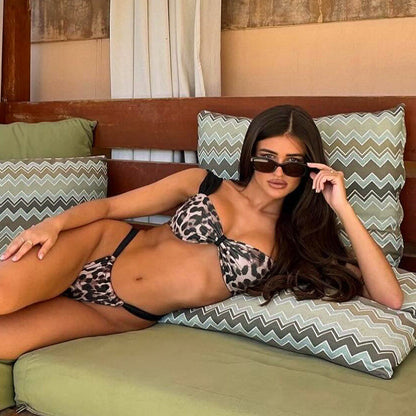 Kynlee | Traje de Bikini de Dois Peças com Três Pontos