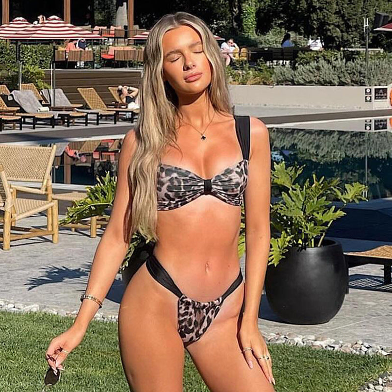 Kynlee | Traje de Bikini de Dois Peças com Três Pontos