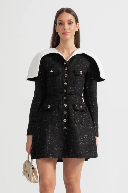 Vestido de Tweed Texturizado de Manga Longa com Distintivos Grandes Flaps nos Ombros - Preto