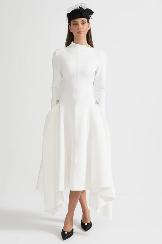 Vestido de Manga Longa com Hemisfério Assimétrico e Silhueta Estruturada - Branco