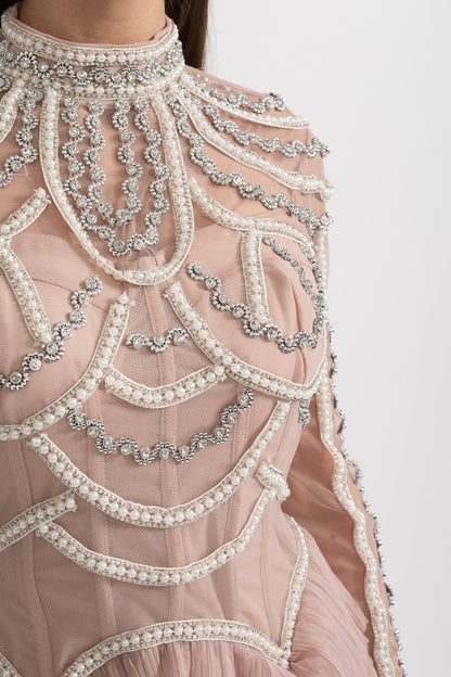 Vestido Elegante de Manga Longa com Saia em Camadas e Rendas Intricadas - Rosa