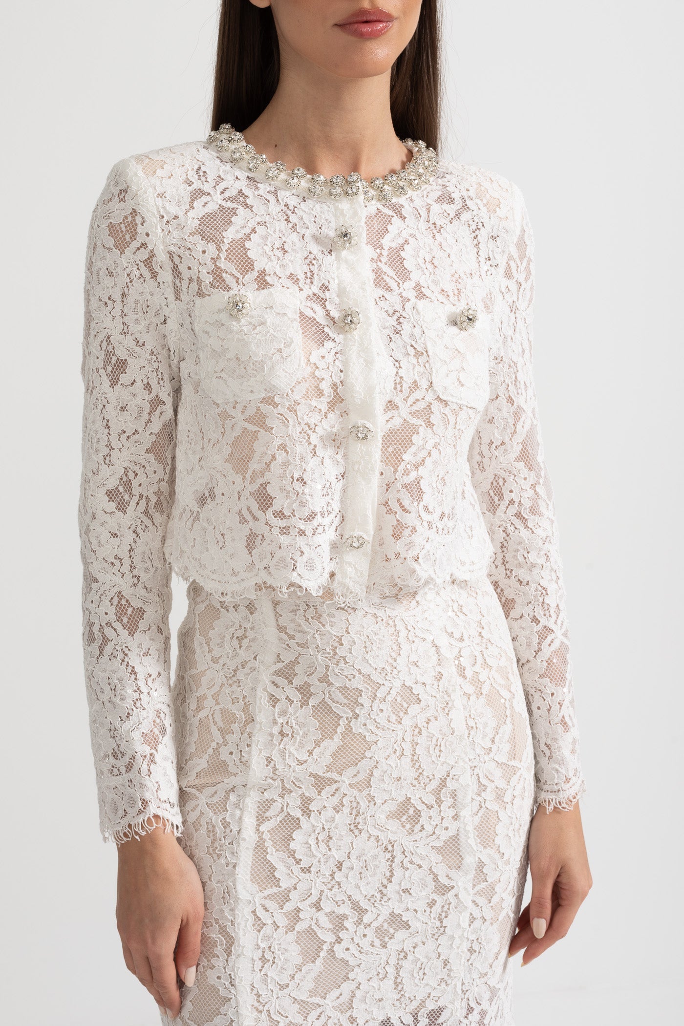 Conjunto de Renda com Detalhes Brilhantes no Decote e Saia Midi - Branco