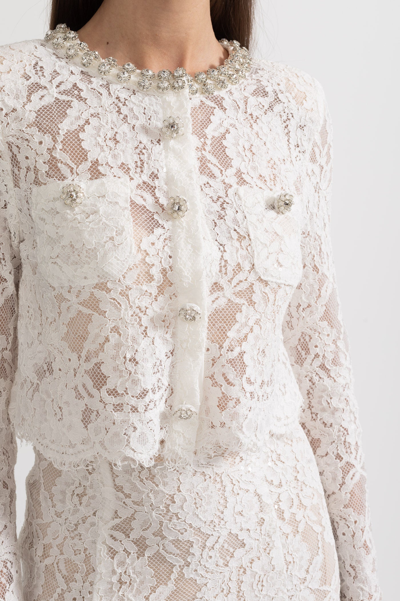 Conjunto de Renda com Detalhes Brilhantes no Decote e Saia Midi - Branco