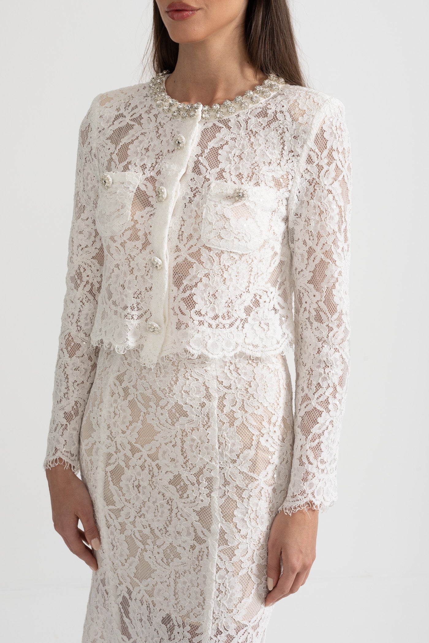 Conjunto de Renda com Detalhes Brilhantes no Decote e Saia Midi - Branco