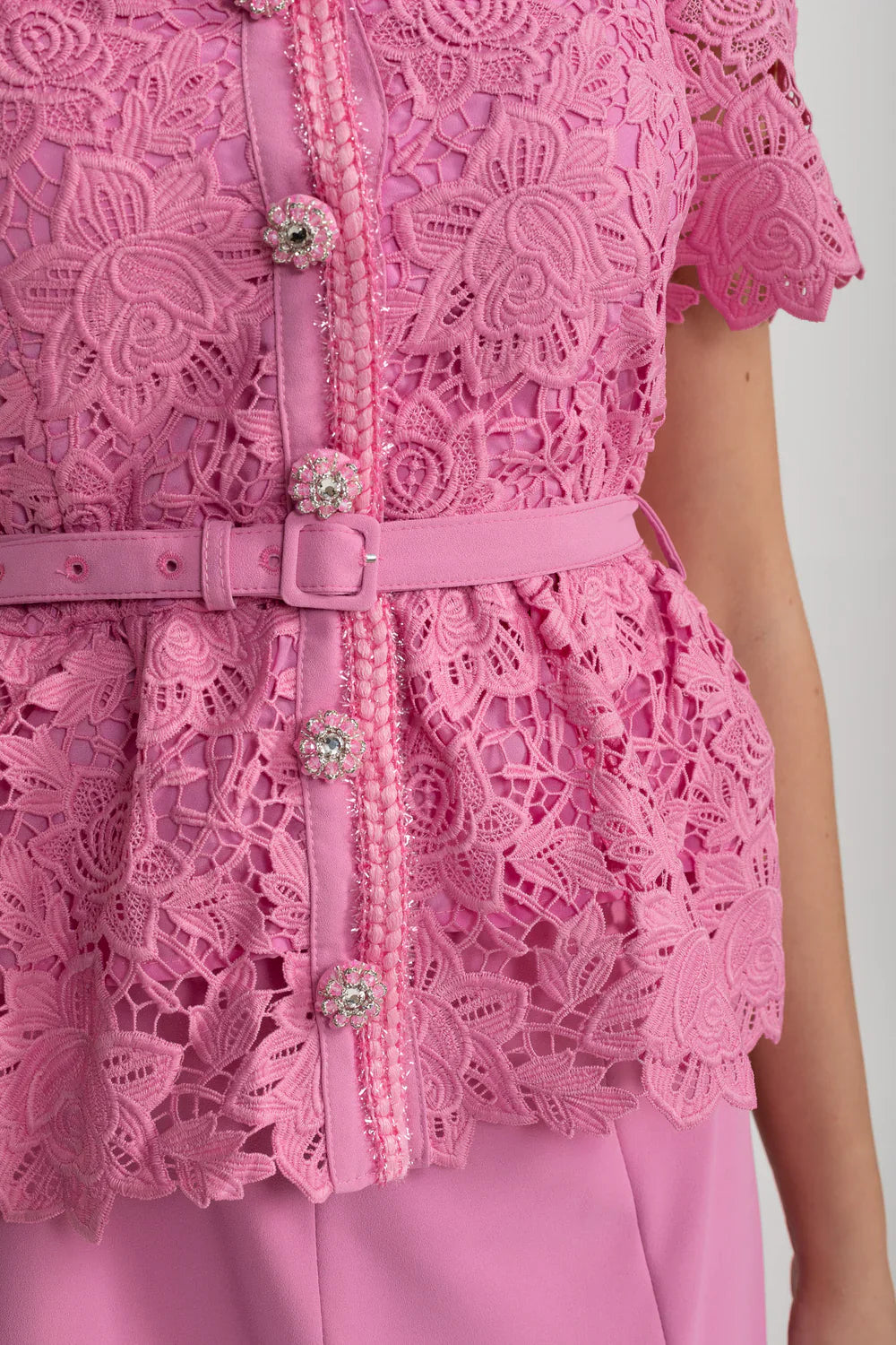 Vestido Elegante Com Top de Renda, Cinto Coordenado e Saia Coordenada - Rosa