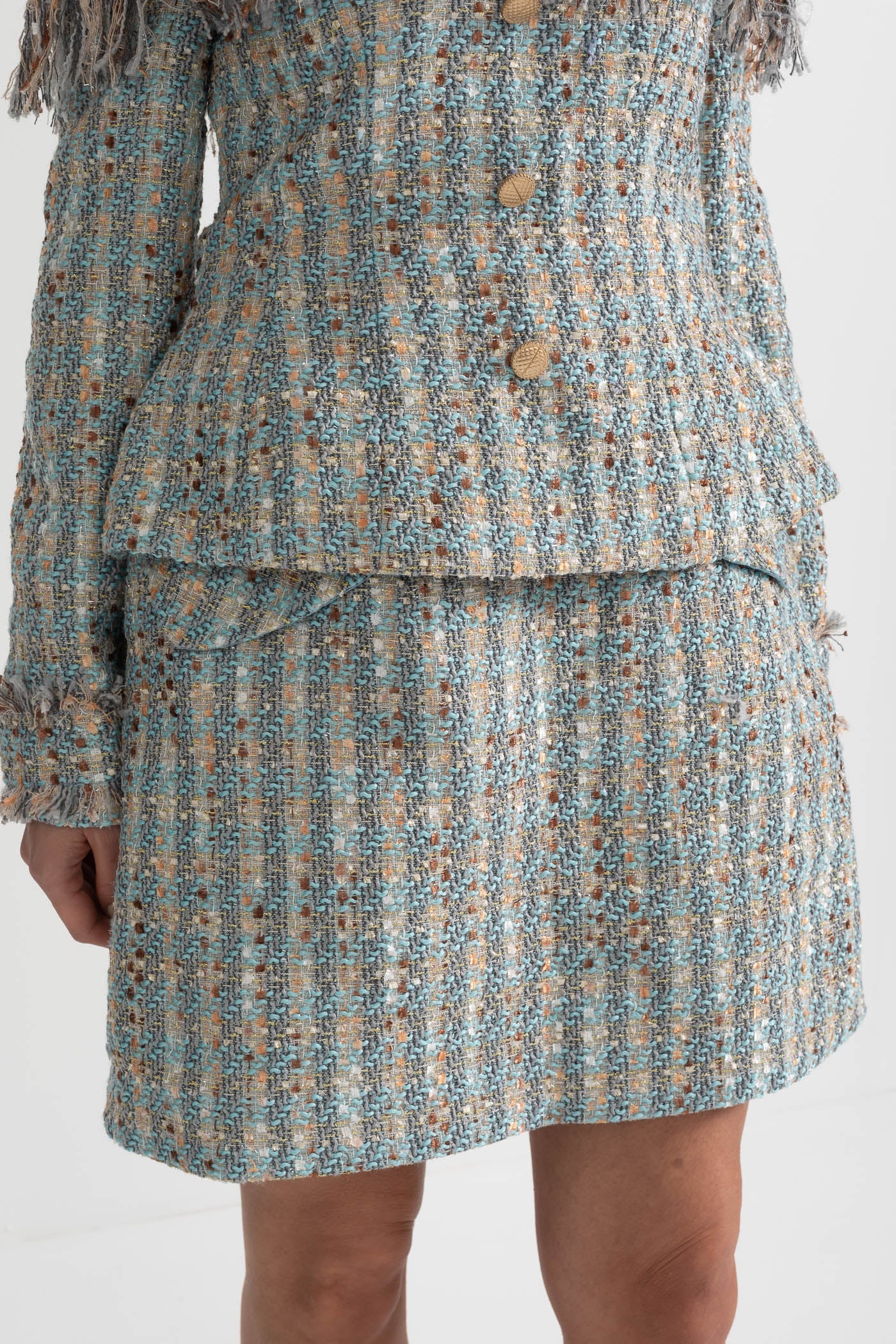 Conjunto de Tweed Xadrez com Top Off-Shoulder e Mini Saia Coordenada - Azul