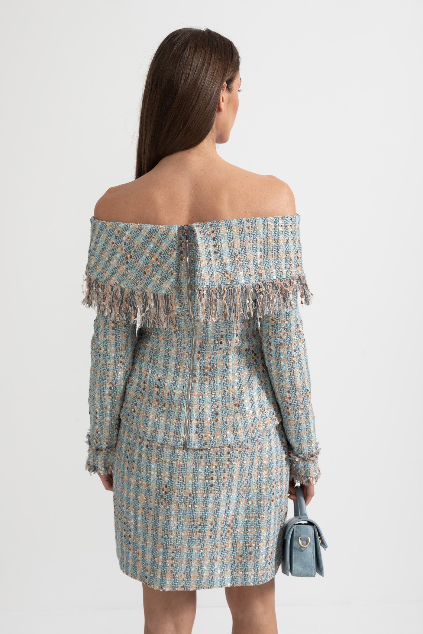 Conjunto de Tweed Xadrez com Top Off-Shoulder e Mini Saia Coordenada - Azul