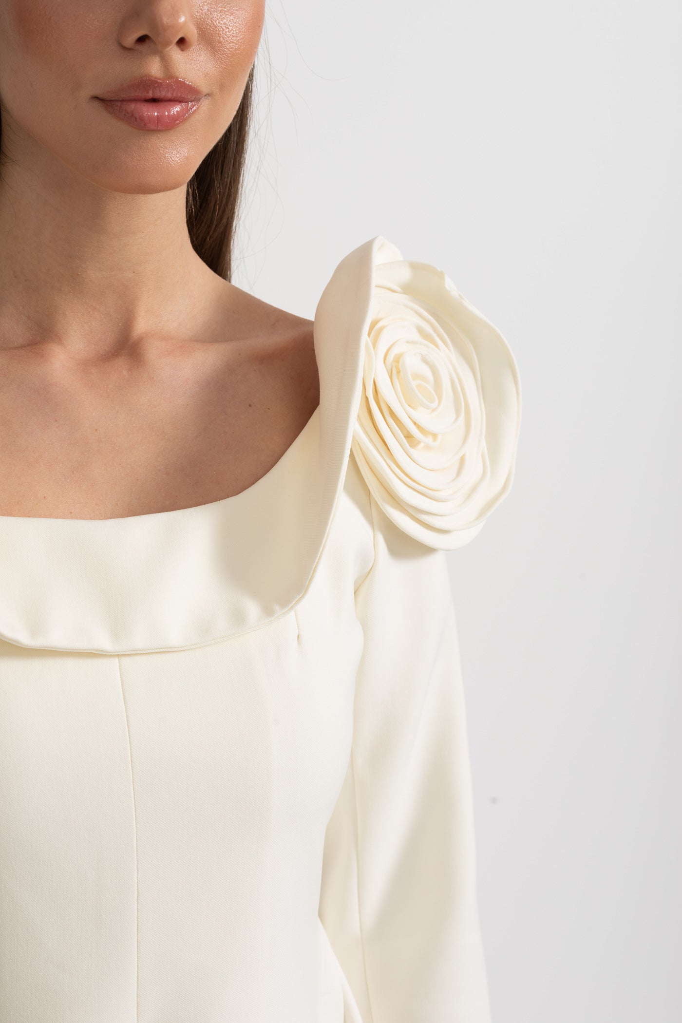 Vestido Mini Elegante Com Decote Quadrado, Apliques Florais 3D E Saia Larga - Ivoire