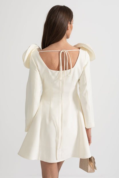 Vestido Mini Elegante Com Decote Quadrado, Apliques Florais 3D E Saia Larga - Ivoire
