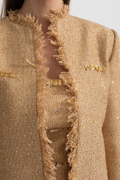 Casaco de Tweed Texturizado com Intricadas Aplicações de Lantejoulas e Acentos de Franjas - Dourado