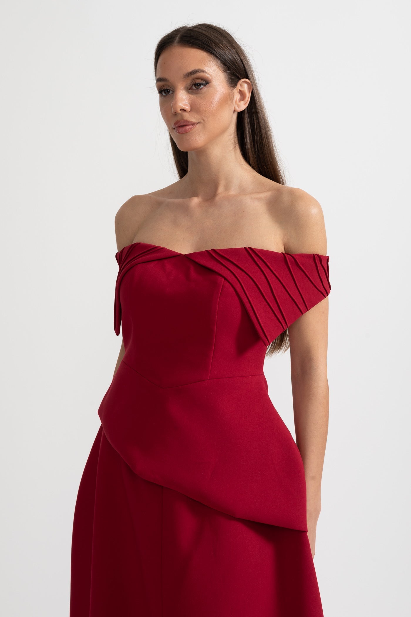 Conjunto Off-Shoulder Com Topo Com Detalhe Plissado E Saia Midi Com Acento De Fenda Frontal - Vermelho