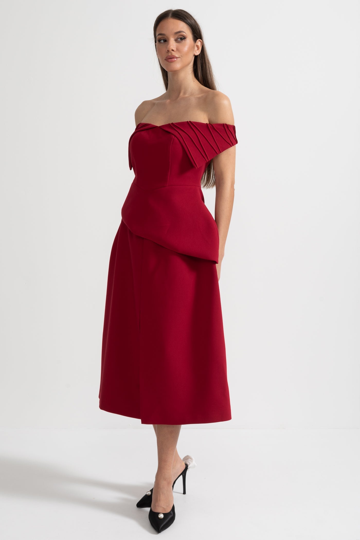 Conjunto Off-Shoulder Com Topo Com Detalhe Plissado E Saia Midi Com Acento De Fenda Frontal - Vermelho