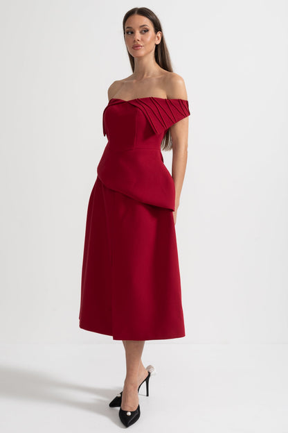 Conjunto Off-Shoulder Com Topo Com Detalhe Plissado E Saia Midi Com Acento De Fenda Frontal - Vermelho