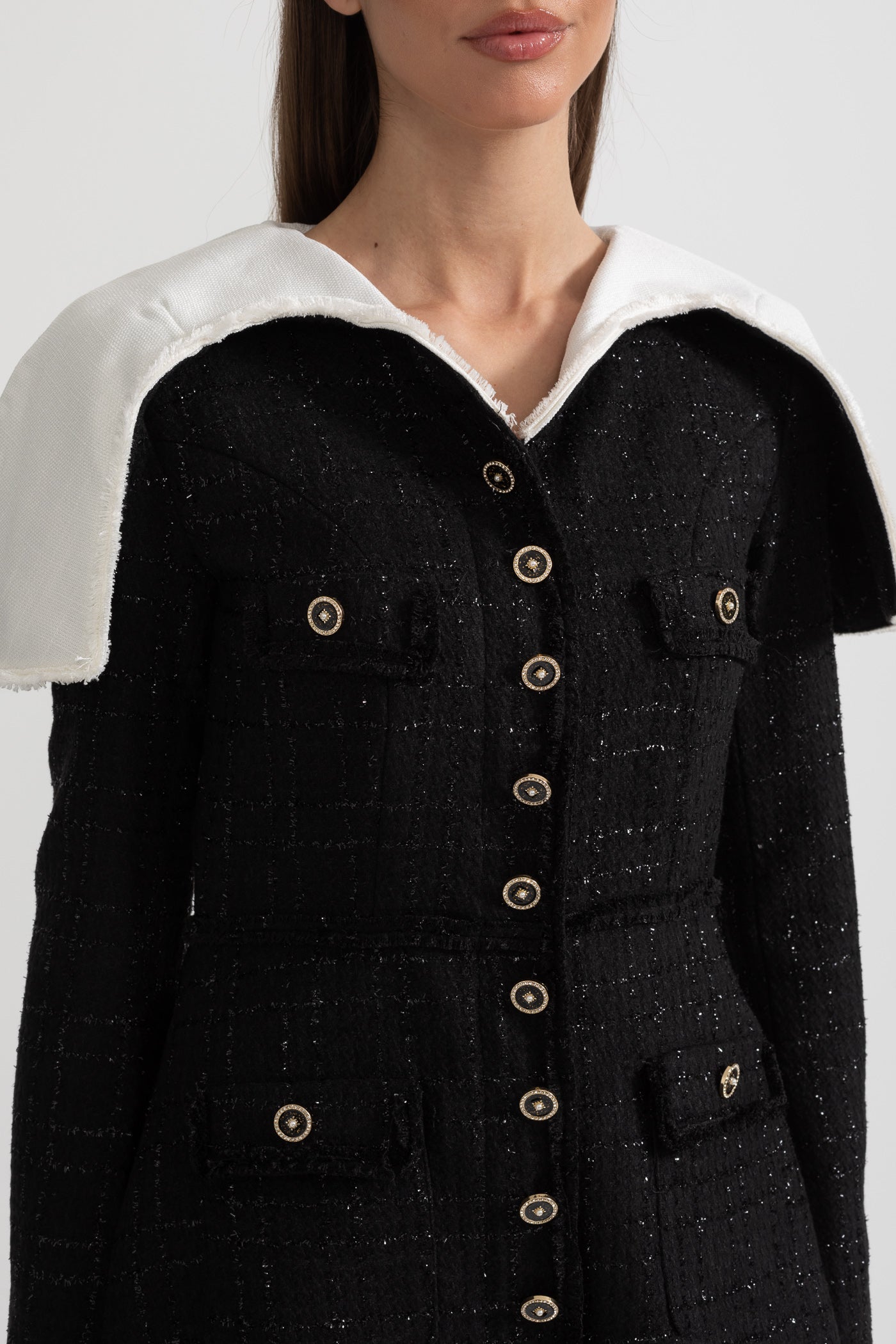 Vestido de Tweed Texturizado de Manga Longa com Distintivos Grandes Flaps nos Ombros - Preto