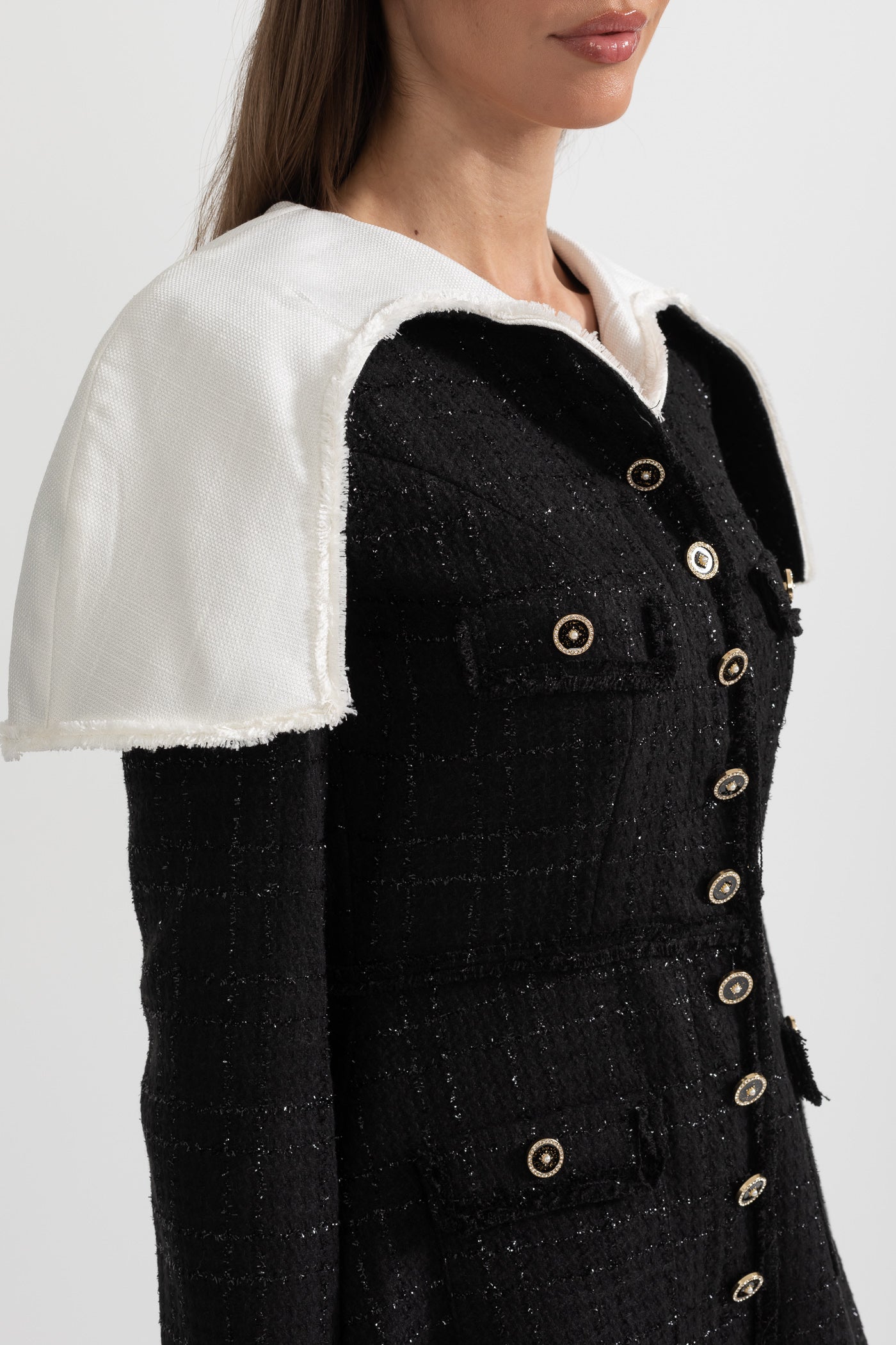 Vestido de Tweed Texturizado de Manga Longa com Distintivos Grandes Flaps nos Ombros - Preto