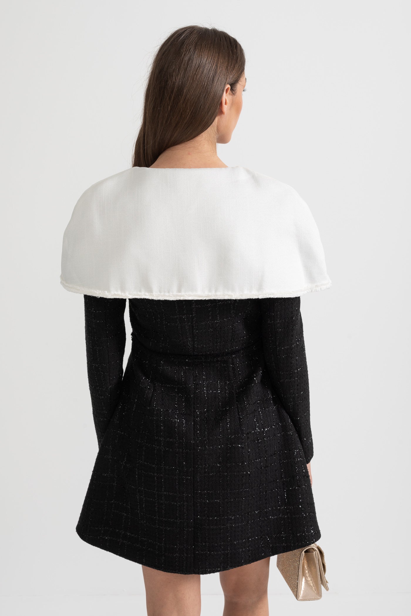 Vestido de Tweed Texturizado de Manga Longa com Distintivos Grandes Flaps nos Ombros - Preto