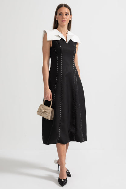 Vestido Midi Sem Mangas com Costura Contrastante e Ombros Brancos Oversized - Preto