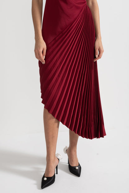 Vestido Assimétrico Sem Mangas com Detalhes Plissados - Vermelho