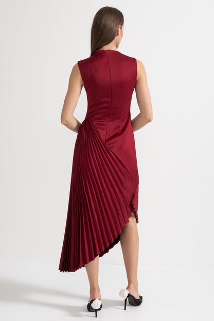 Vestido Assimétrico Sem Mangas com Detalhes Plissados - Vermelho