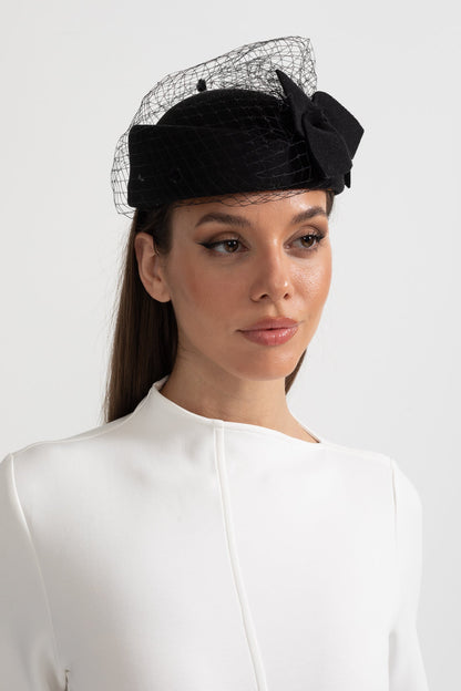 Chapéu Elegante Com Rede Delicada E Aplique Decorativo De Laço - Preto