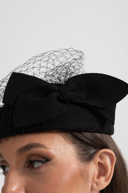 Chapéu Elegante Com Rede Delicada E Aplique Decorativo De Laço - Preto
