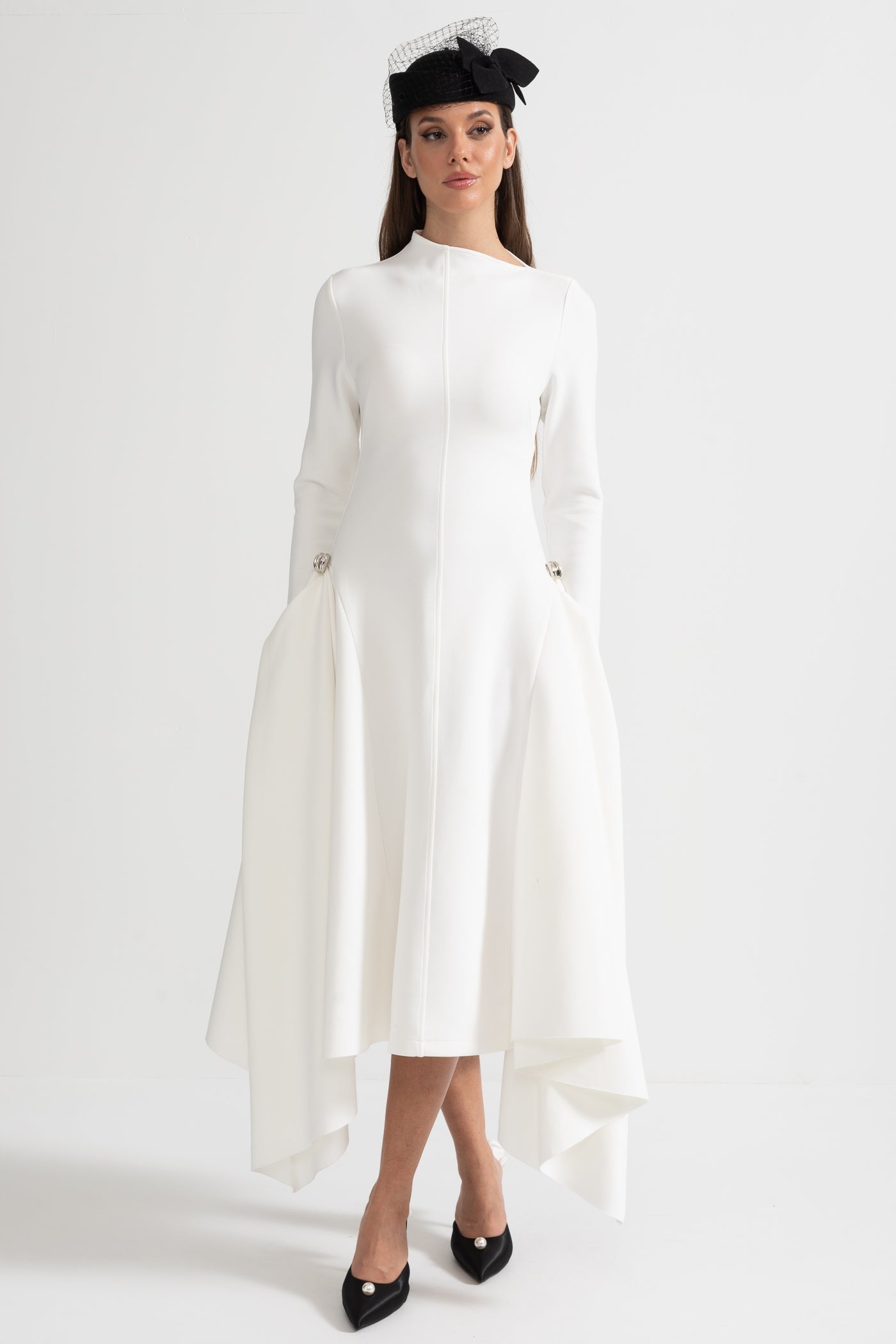 Vestido de Manga Longa com Hemisfério Assimétrico e Silhueta Estruturada - Branco