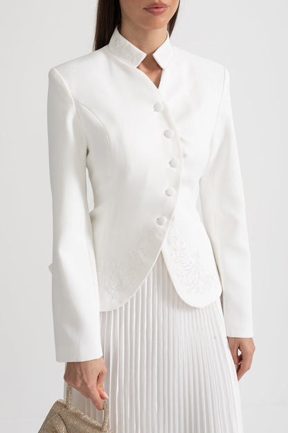 Conjunto de Saia Plissada e Casaco Estruturado com Costura Decorativa - Branco
