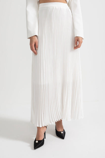 Conjunto de Saia Plissada e Casaco Estruturado com Costura Decorativa - Branco