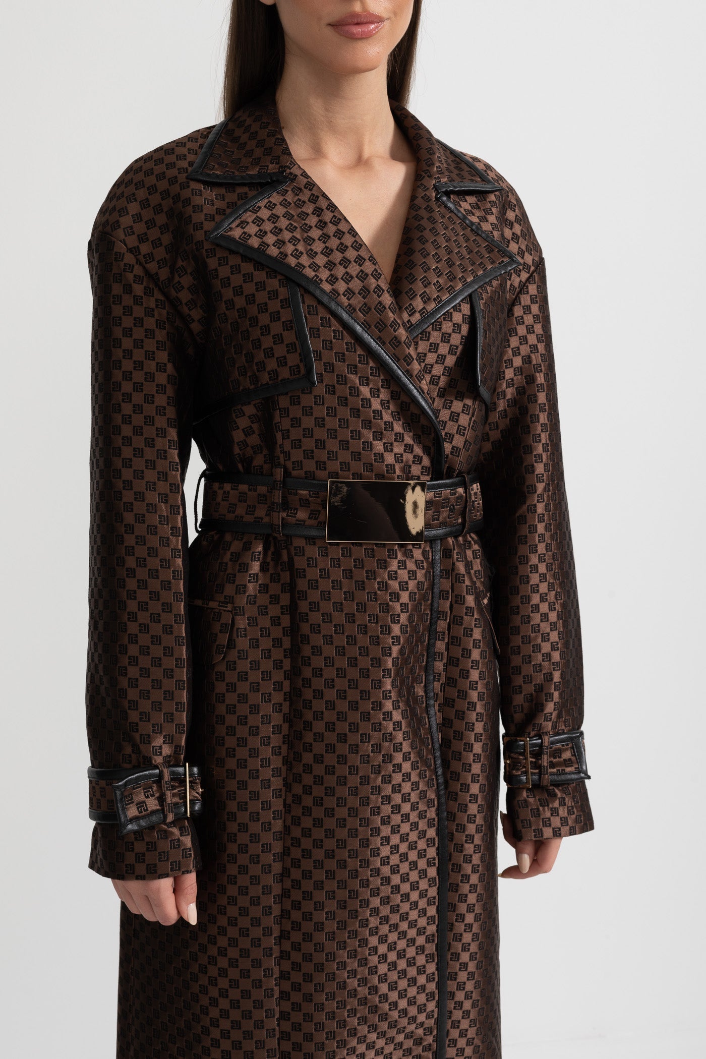 Trench Coat de Lapela Larga com Cinto de Fivela Dourada - Castanho