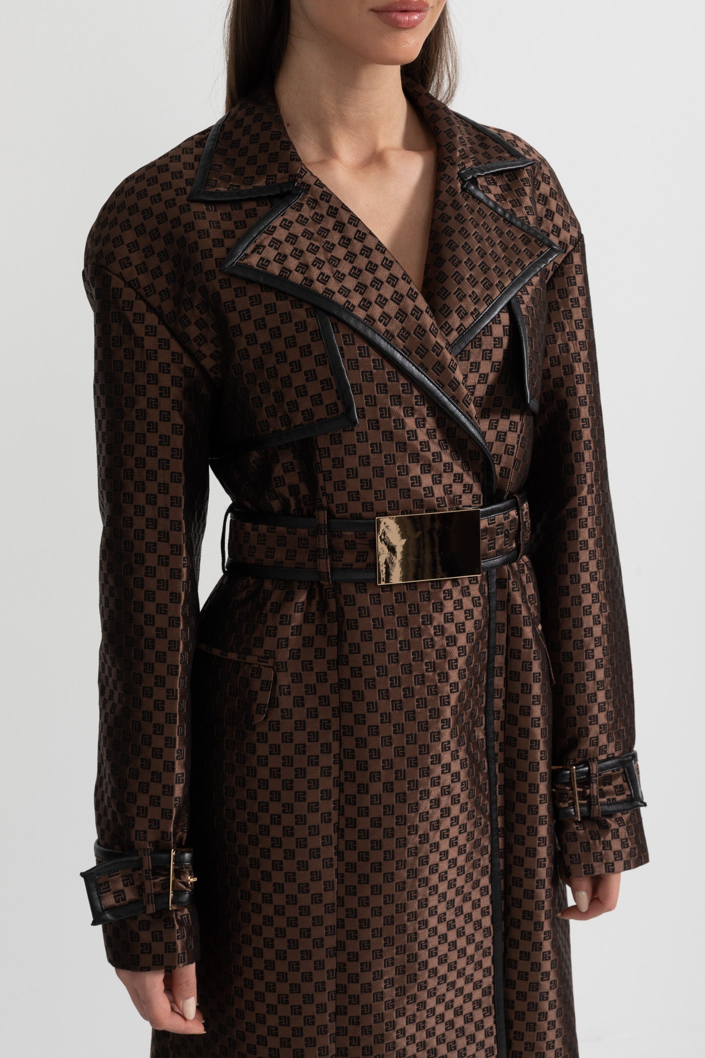 Trench Coat de Lapela Larga com Cinto de Fivela Dourada - Castanho