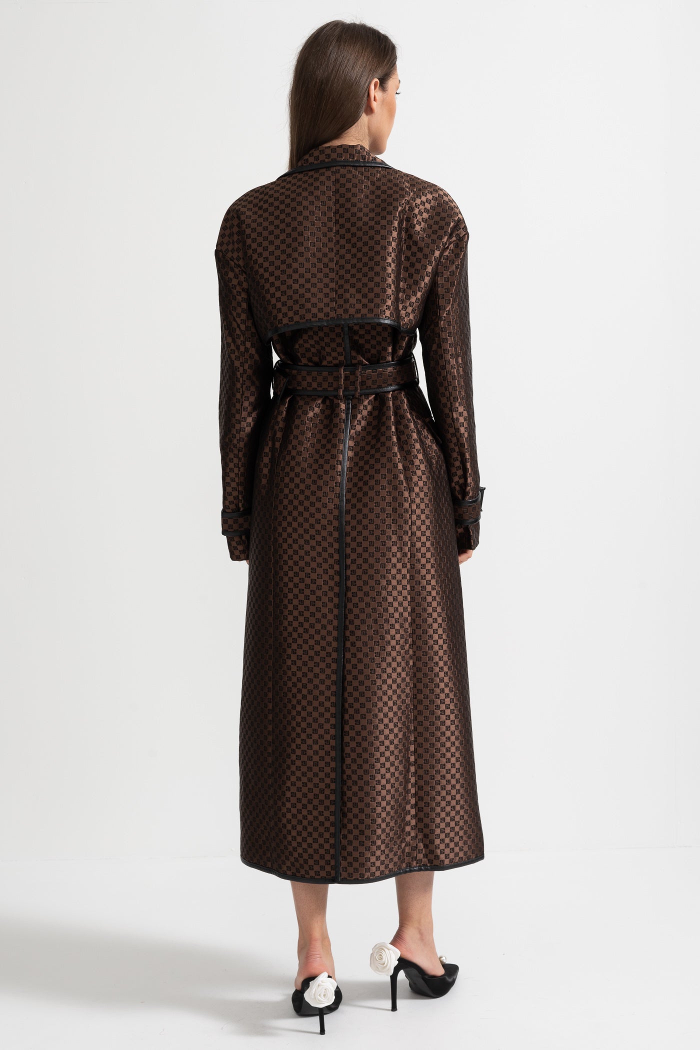 Trench Coat de Lapela Larga com Cinto de Fivela Dourada - Castanho