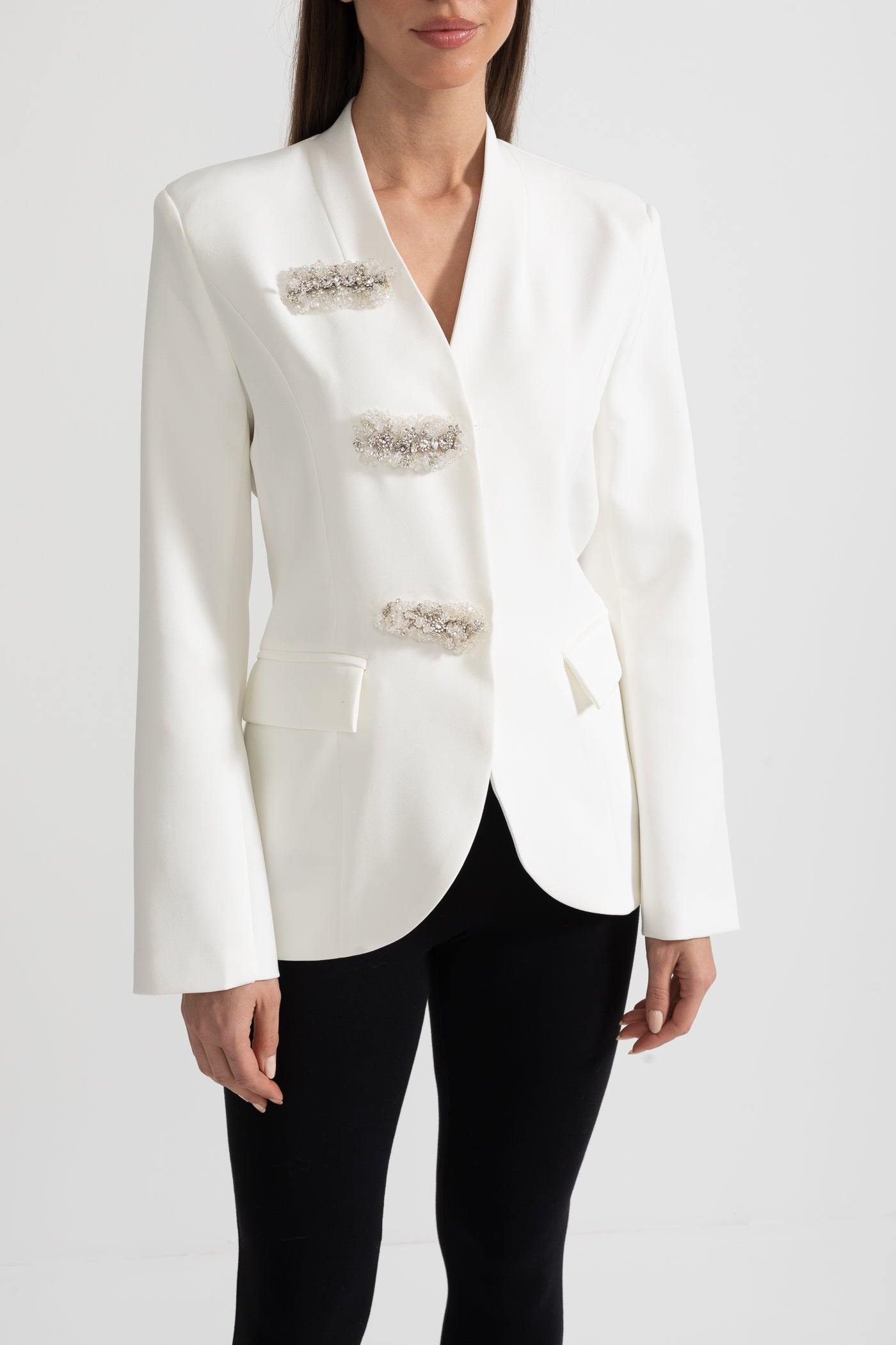 Blazer Sob Medida Com Ombros Estruturados E Fechos Florais Prateados - Branco