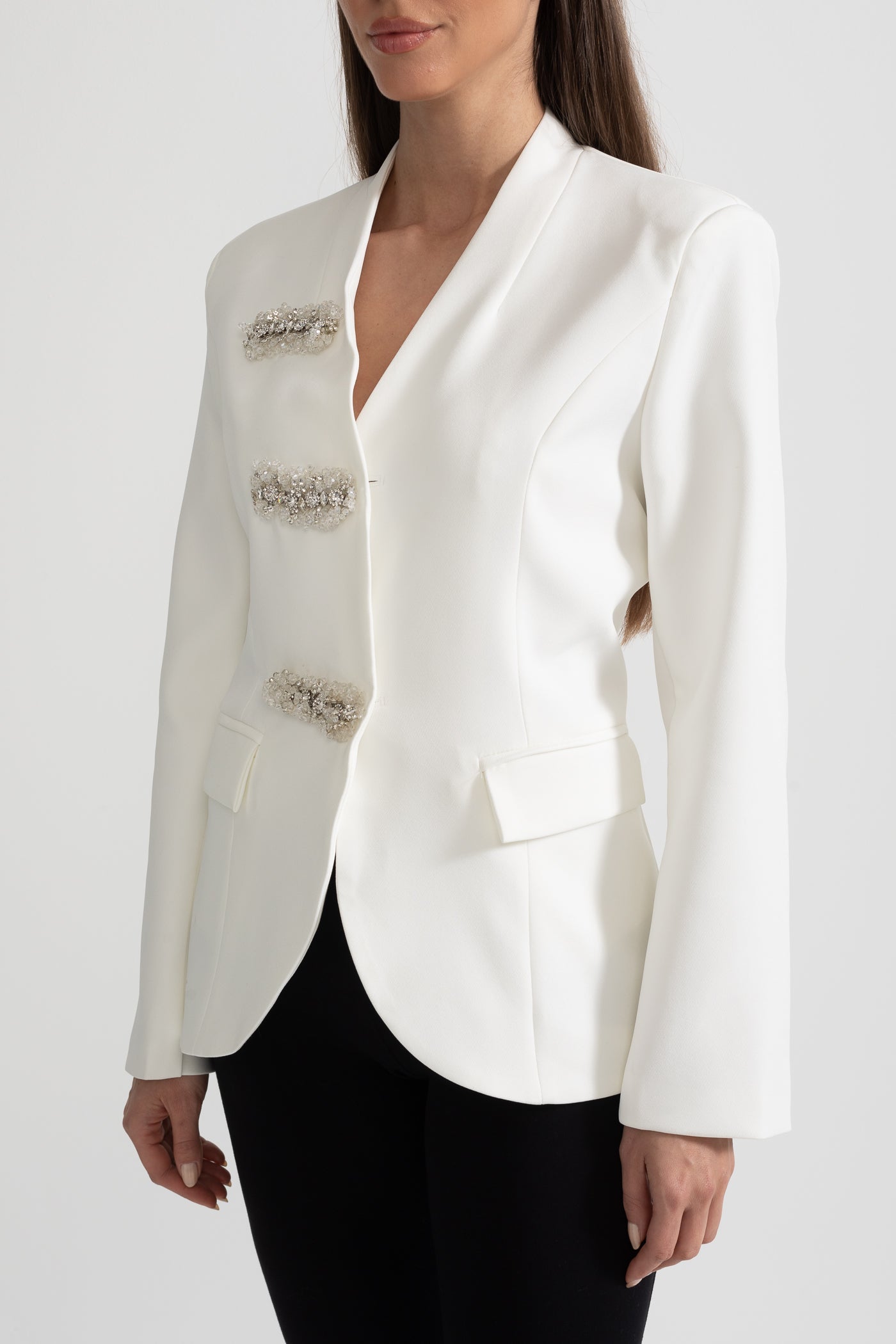 Blazer Sob Medida Com Ombros Estruturados E Fechos Florais Prateados - Branco