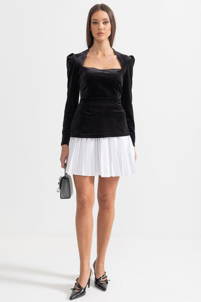Conjunto de Veludo em Duas Peças com Saia Plissada Contrastante - Preto
