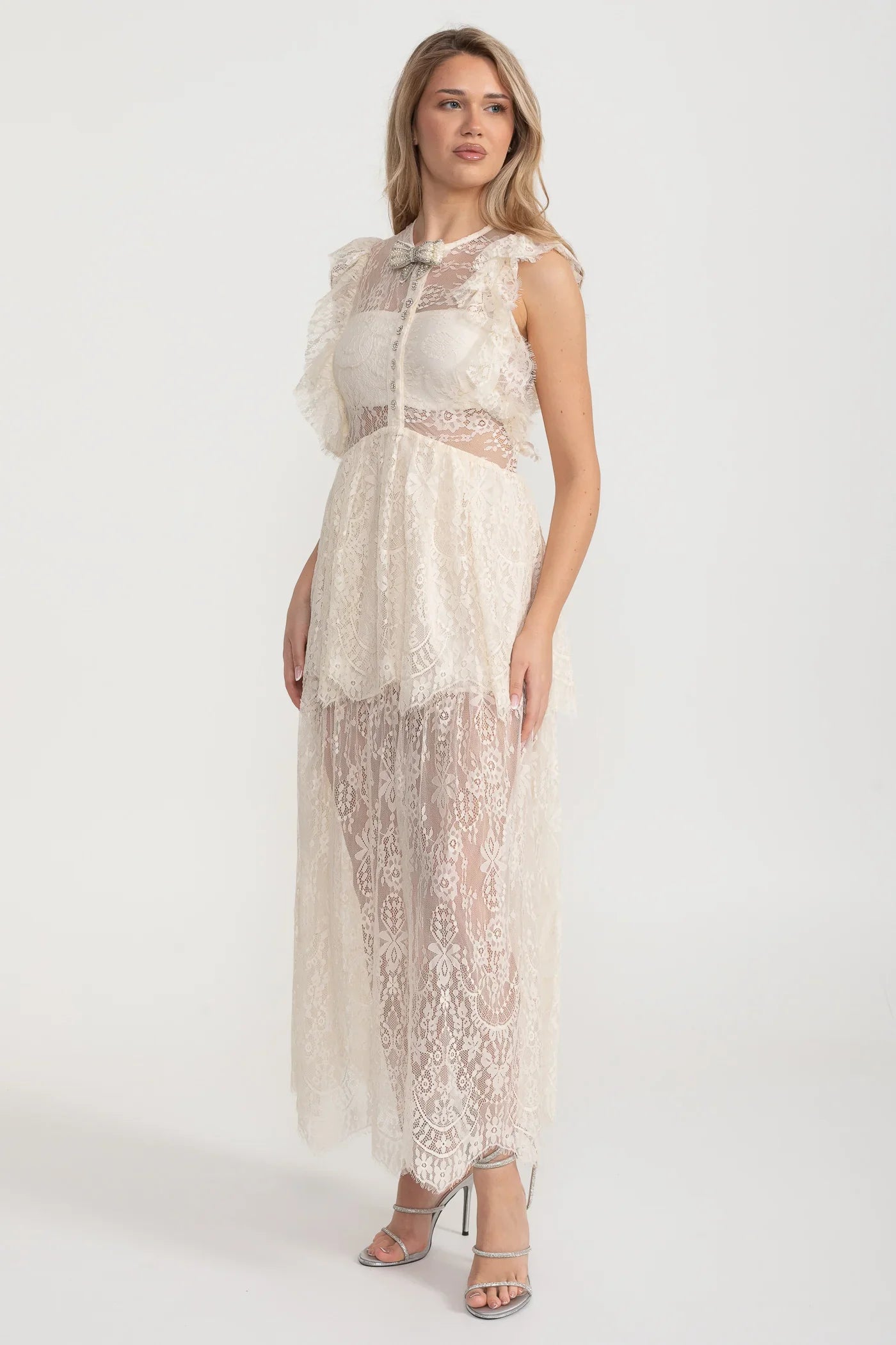 Vestido de Renda Elegante Inspirado no Vintage com Detalhes em Renda e Saia em Camadas - Ivoire