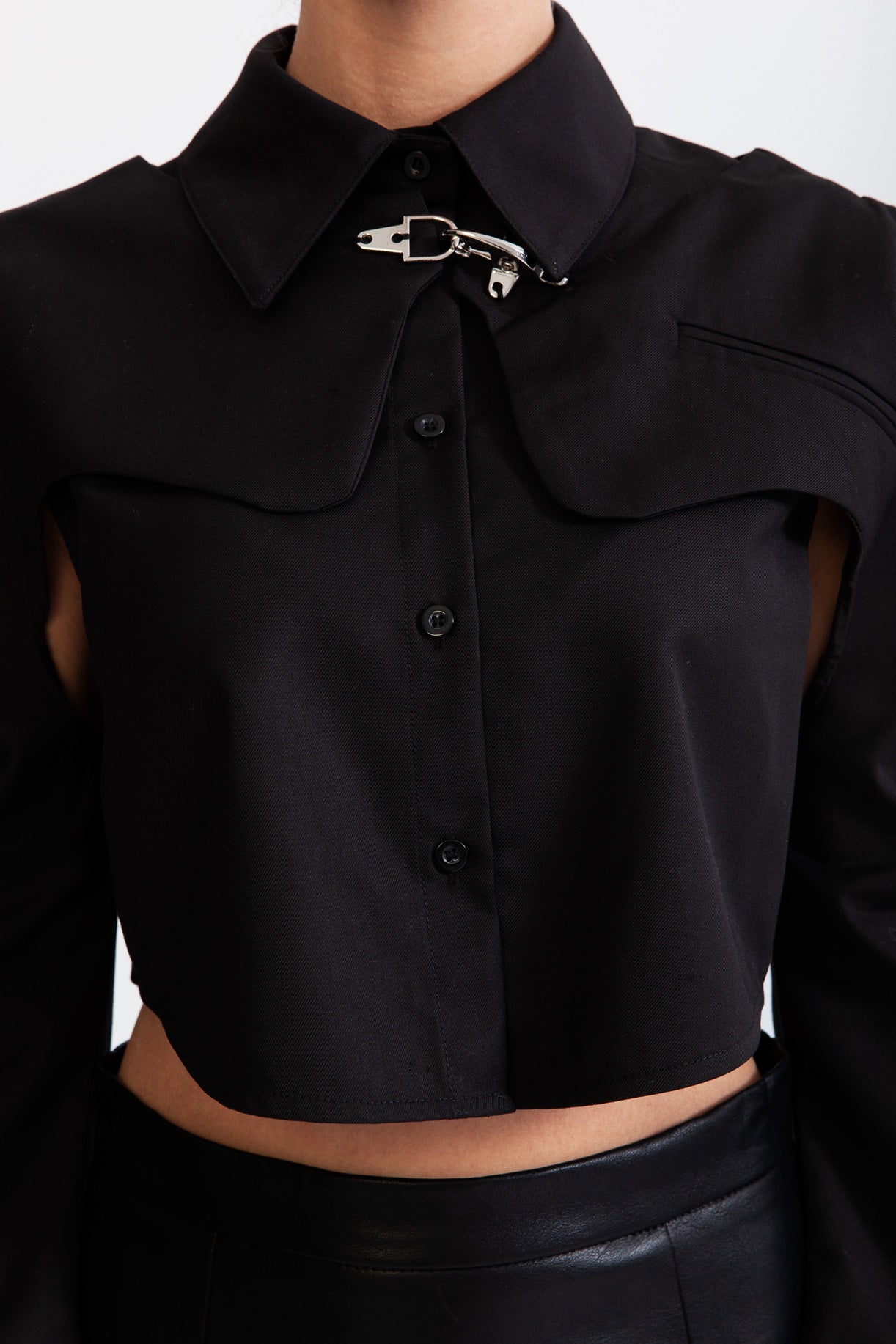 Camisa de Manga Longa com Borboleta - Preta