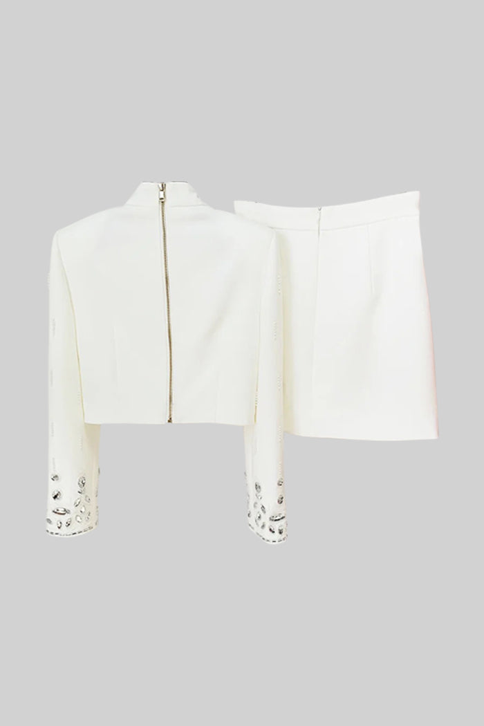 Conjunto com Diamantes e Saia Mini - Branco