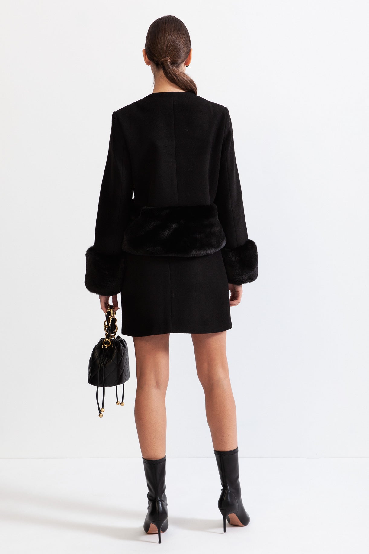 Conjunto de pelo sintético com casaco e saia - Preto