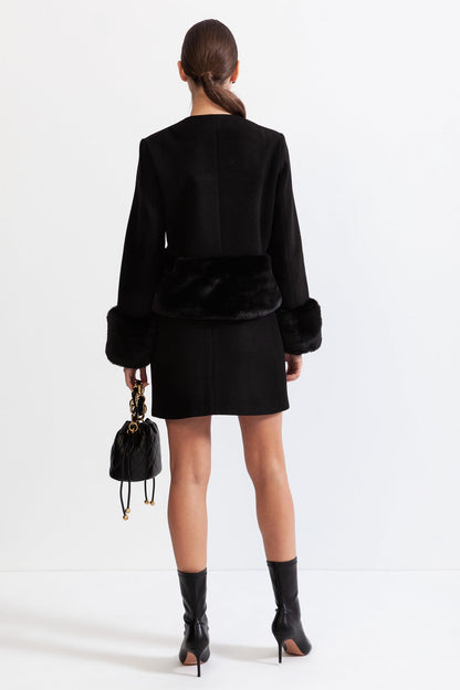 Conjunto de pelo sintético com casaco e saia - Preto