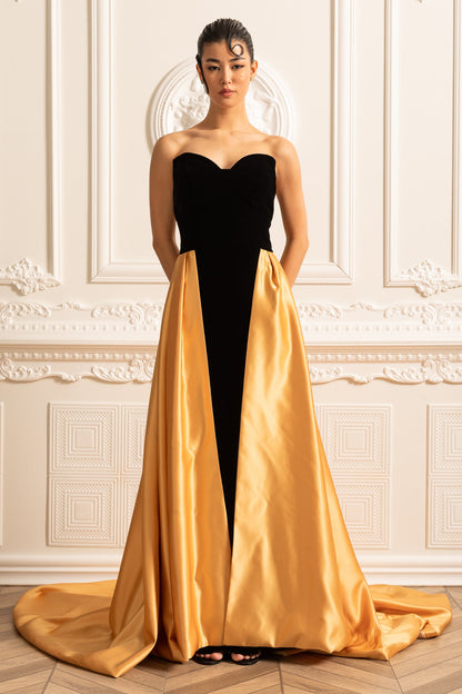 Vestido de Veludo com Corpete Ajustado e Saia Fluida de Cetim Dourado - Preto