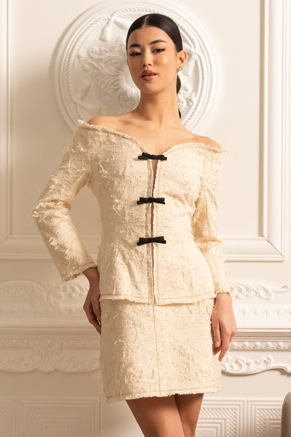 Conjunto Texturizado Off-Shoulder com Acentos de Laço Preto - Ivoire