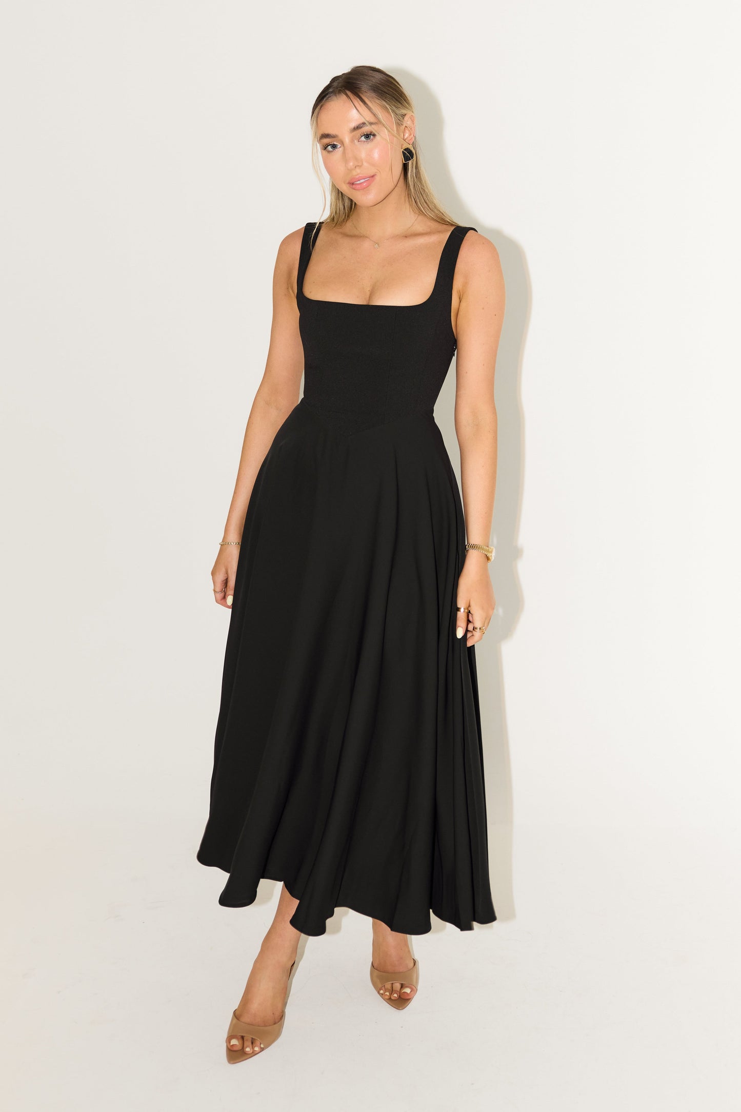 Amelia™ | Vestido midi fluido e atemporal
