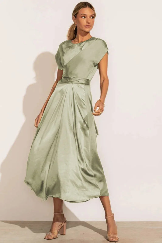Kyra™ | Vestido de cetim elegante