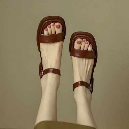 June – Sandálias Femininas com Elegância Essencial