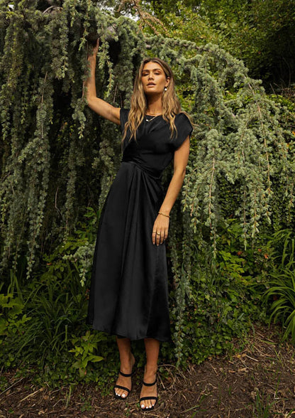 Kyra™ | Vestido de cetim elegante